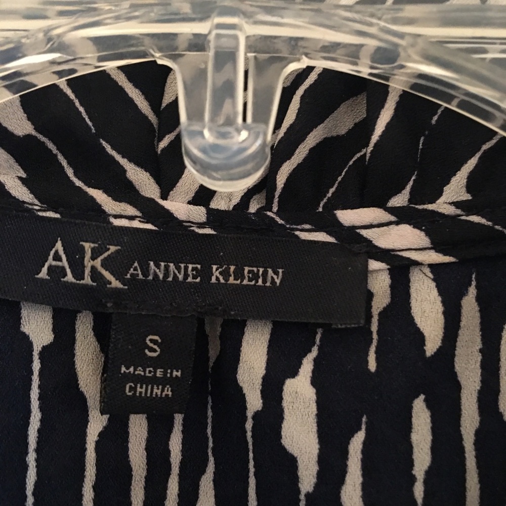 Sleeveless blouse AK Anne Klein small